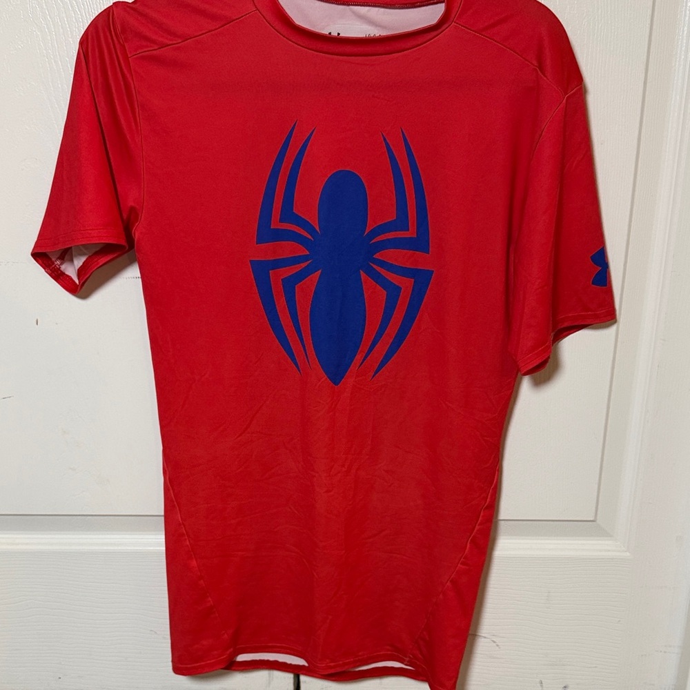 Under Armour Red Short-Sleeve Compression Tee with Marbel Spiderman Logo. Size L